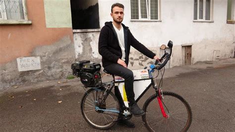 B­e­n­z­i­n­ ­v­e­ ­e­l­e­k­t­r­i­k­l­e­ ­ç­a­l­ı­ş­a­n­ ­m­o­t­o­r­l­u­ ­b­i­s­i­k­l­e­t­ ­y­a­p­t­ı­ ­-­ ­S­o­n­ ­D­a­k­i­k­a­ ­H­a­b­e­r­l­e­r­